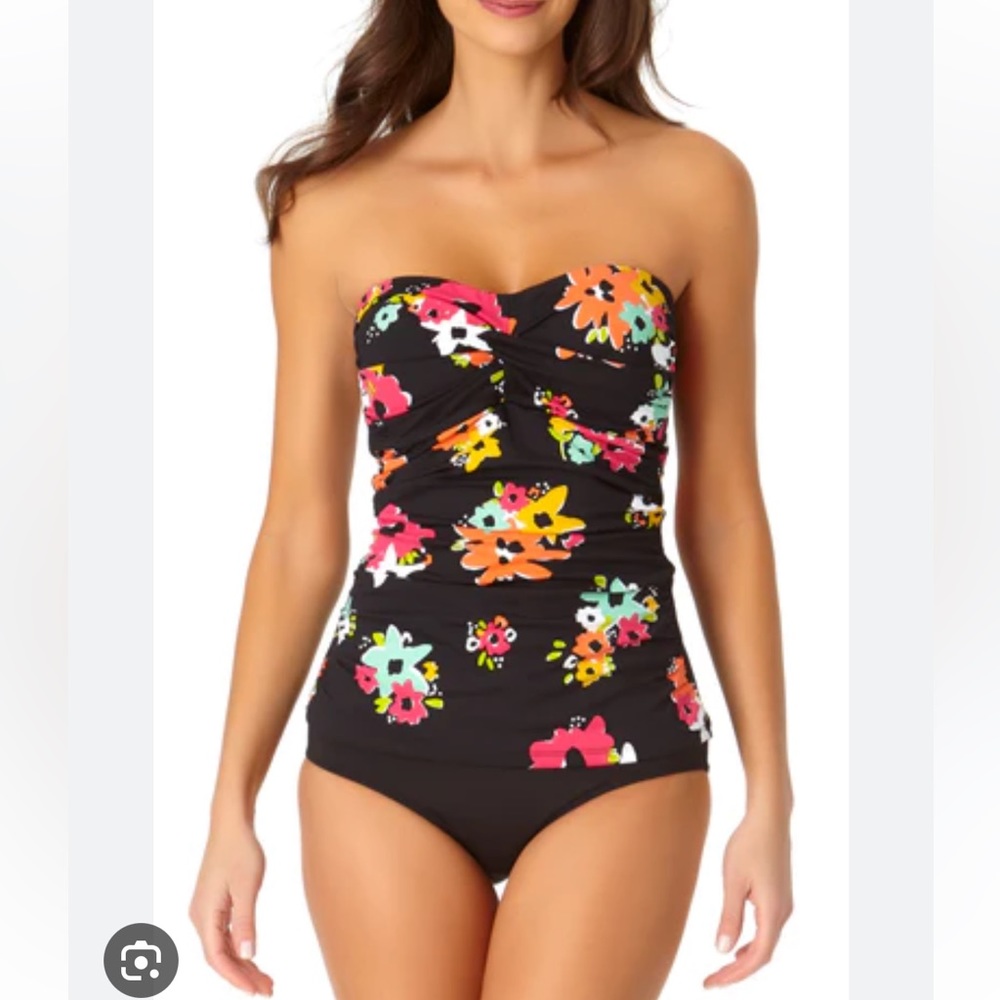 Anne Cole Bandeau. SORRY, no bottom. Size large, worn a few times.